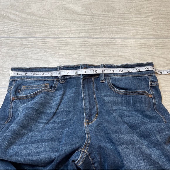 Judy Blue JB82251DK Relaxed Fit Straight Leg Stretch Jeans Women’s Size 14W - Picture 9 of 12